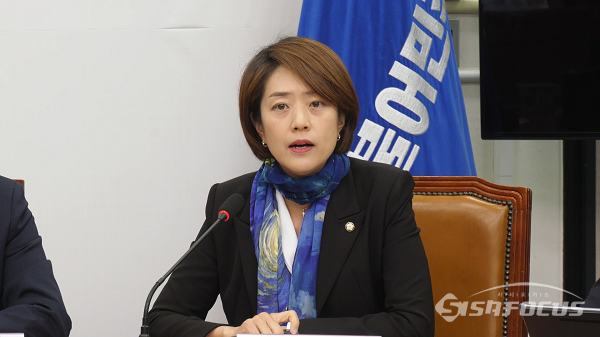 더불어민주당 고민정 의원이 지난해 5월 8일 오전 서울 여의도 국회에서 열린 최고위원회의에 참석하여 발언하고 있는 모습. 사진 / 김경민 기자
