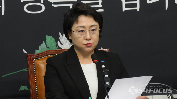 조국혁신당 김선민 대표 권한대행이 지난 1월 2일 오전 서울 여의도 국회에서 열린 최고위원회의에서 발언하고 있다. 사진 / 김경민 기자