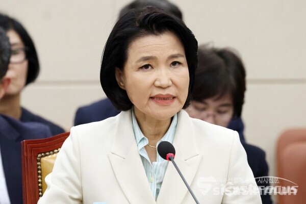 7일 이진숙 방송통신위원장이 의원의 질의에 답하고 있다. 사진 / 시사신문DB