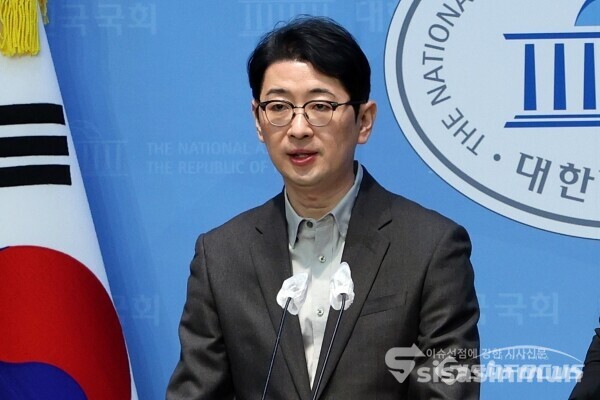 16일 주진우 의원이 기자회견을 하고 있다. [사진 / 오훈 기자]