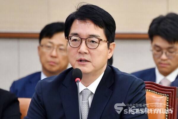 21일 심우정 검찰총장이 의원의 질의에 답하고 있다. 사진 / 시사신문DB