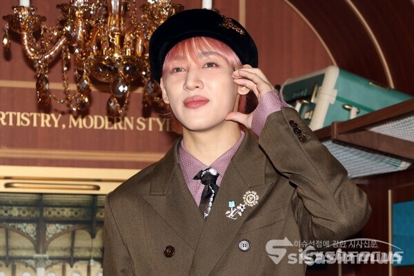 10일 가수 뱀뱀이 포즈를 취하고 있다. [사진 /오훈 기자]