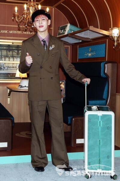 10일 가수 뱀뱀이 포즈를 취하고 있다. [사진 /오훈 기자]