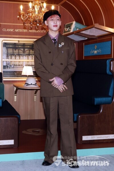 10일 가수 뱀뱀이 포즈를 취하고 있다. [사진 /오훈 기자]