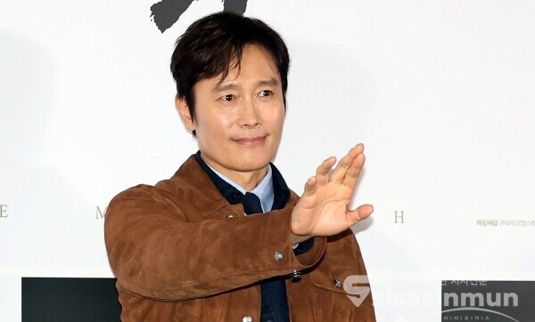 19일 배우 이병헌이 포토타임을 갖고 있다. [사진 / 오훈 기자]