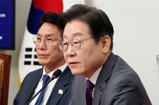 이재명 더불어민주당 대표가 21일 오전 서울 여의도 국회에서 열린 최고위원회의에서 발언을 하고 있다. ⓒ뉴시스