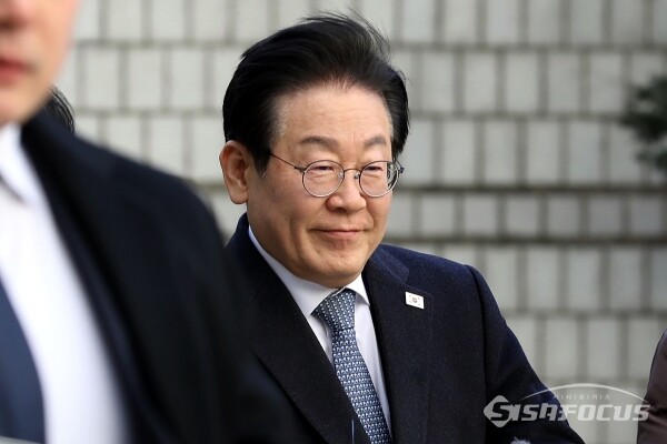 이재명 더불어민주당 대표가 지난 2월 5일 오후 서울 서초구 서울고등법원에서 열린 공직선거법 위반 사건 항소심 재판에 출석하고 있다. 사진 / 오훈 기자