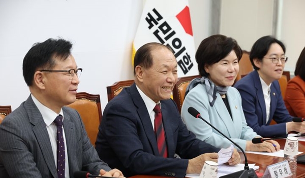 황우여 국민의힘 선거관리위원장이 9일 오전 서울 여의도 국회에서 열린 제1차 선거관리위원회의에서 발언을 하고 있다. ⓒ뉴시스