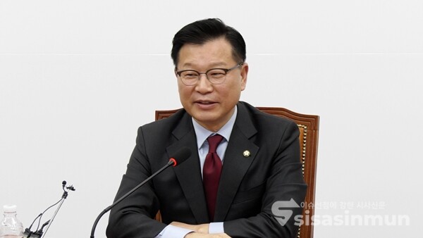 이양수 국민의힘 사무총장이 10일 비대위 회의 뒤 백브리핑에서 당 대선후보 경선 룰 관련 설명을 하고 있다. 사진 / 이훈 기자