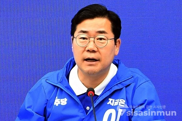 21일 박찬대 상임총괄선대위원장이 발언을 하고 있다.