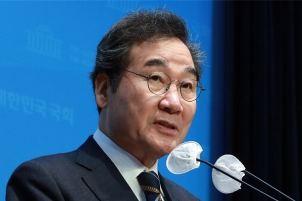 문재인 정부에서 초대 국무총리를 역임했던 이낙연 새미래민주당 상임고문이 과거 국회 소통관에서 기자회견을 하고 있는 모습. 시사포커스DB