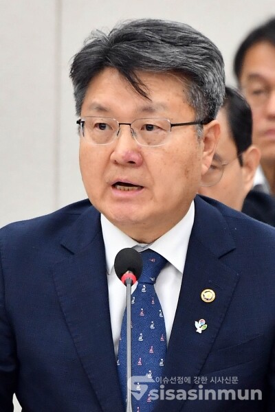 11일 오석환 차관이 의원의 질의에 답하고 있다.