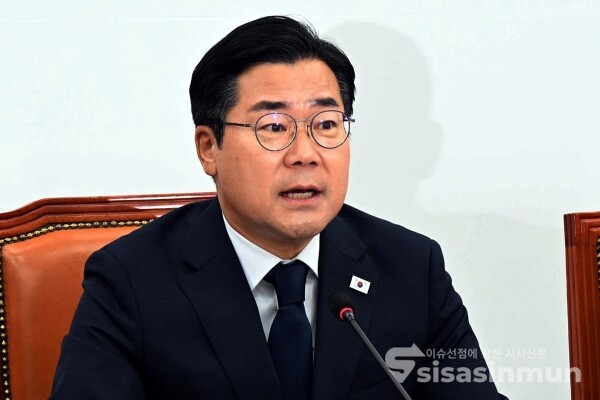 12일 박찬대 당대표 직무대행 겸 원내대표가 발언을 하고 있다.