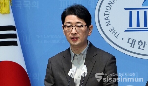 16일 주진우 의원이 기자회견을 하고 있다. [사진 / 오훈 기자]