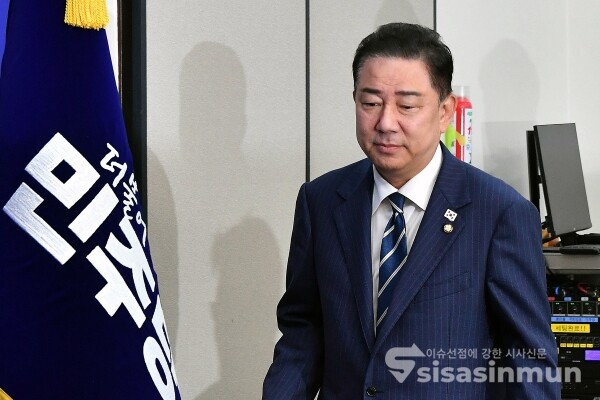 18일 김병기 당대표 직무대행 겸 원내대표가 참석하고 있다.