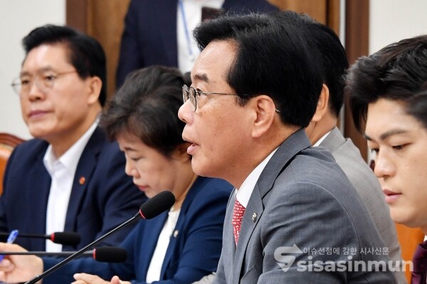 19일 송언석 원내대표가 발언을 하고 있다.