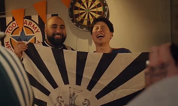 뉴캐슬, 새 유니폼 홍보 중 욱일기와 비슷한 깃발 등장. ⓒ데일리 메일