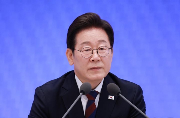 이재명 대통령이 3일 청와대 영빈관에서 열린 '대통령의 30일, 언론이 묻고 국민에게 답하다' 기자회견에서 마무리 발언을 하고 있다. ⓒ뉴시스