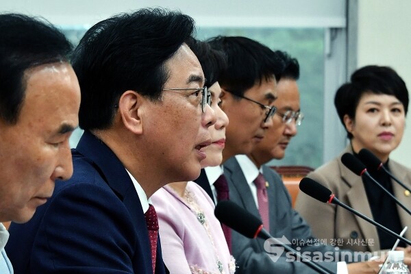 3일 송언석 비상대책위원장 겸 원내대표가 모두발언을 하고 있다.