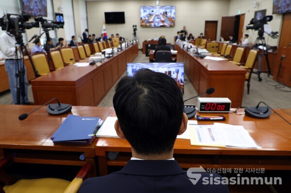 14일 배경훈 과학기술정보통신부 장관 후보자 인사청문회가 파행되고 있다.