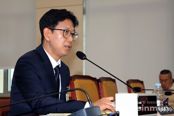 14일 배경훈 과학기술정보통신부 장관 후보자가 의원들의 질의에 답하고 있다.