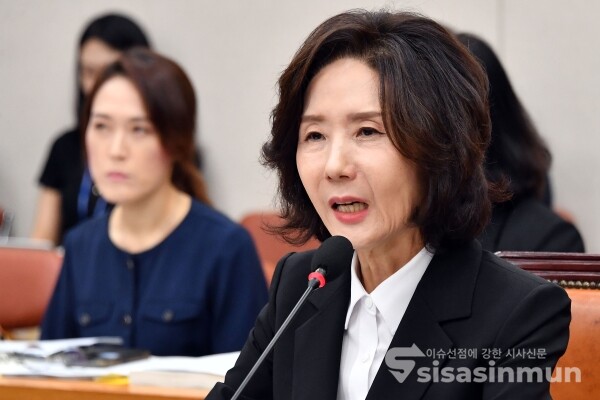 16일 이진숙 사회부총리 겸 교육부 장관 후보자가 답변을 하고 있다.