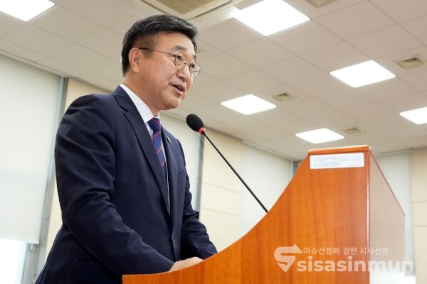 18일 윤호중 행정안전부 장관 후보자가 인사말을 하고 있다.