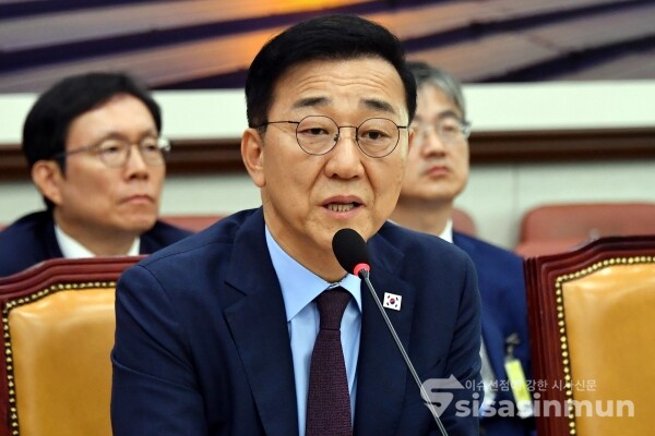 29일 김윤덕 국토부 장관 후보자가 의원의 질의에 답변하고 있다.