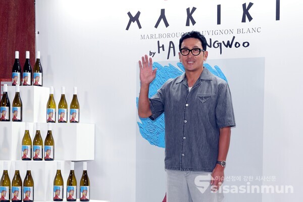 31일 배우 하정우가 포즈를 취하고 있다.