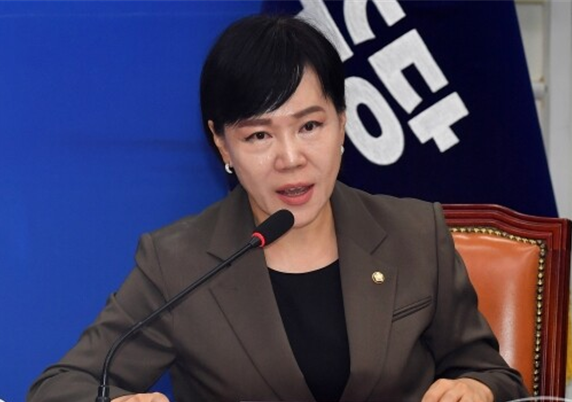 전현희 더불어민주당 최고위원이 과거 국회에서 열린 당 최고위원회의에서 발언하고 있는 모습. 시사포커스DB