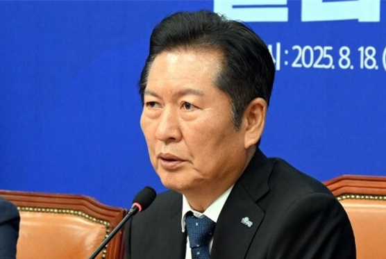 정청래 더불어민주당 대표가 지난 18일 국회에서 열린 당 최고위원회의에서 모두발언을 하고 있다. 사진 / 오훈 기자