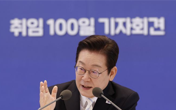 이재명 대통령이 11일 청와대 영빈관에서 열린 취임 100일 기자회견 '회복을 위한 100일, 미래를 위한 성장'에서 질문에 답변하고 있다. ⓒ뉴시스