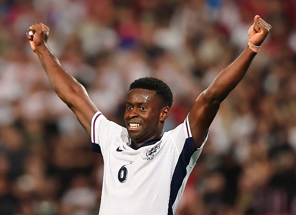 게히, 뮌헨 센터백 영입후보로 김민재 위협? ⓒ크리스탈 팰리스