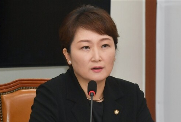 이언주 더불어민주당 최고위원이 과거 서울 여의도 국회 본청에서 열린 민주당 최고위원회의에서 발언을 하고 있는 모습. 시사포커스DB