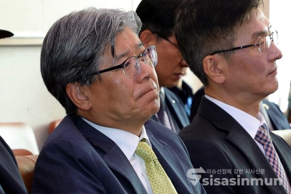 20일 김재호 춘천지방법원장이 국정감사에 출석하고 있다.