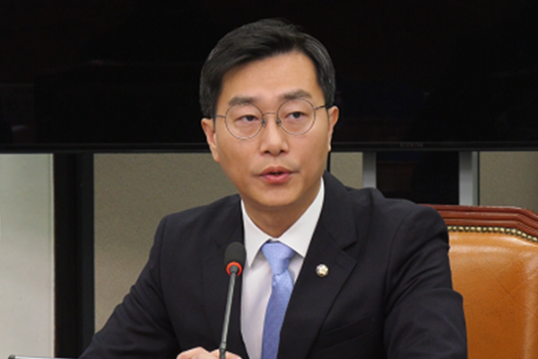 더불어민주당 장경태 의원이 과거 서울 여의도 국회에서 열린 최고위원회의에서 발언하고 있는 모습. 사진 / 김경민 기자