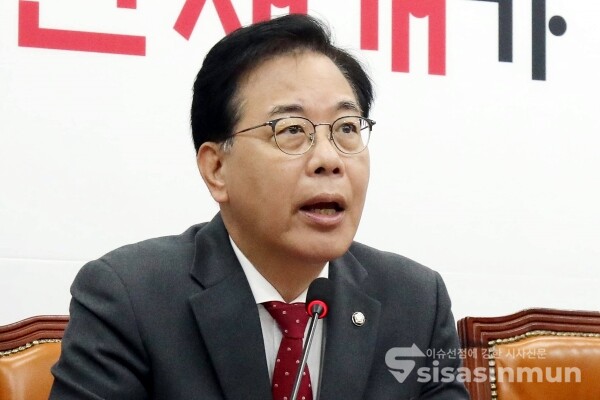 17일 송언석 원내대표가 발언을 하고 있다.