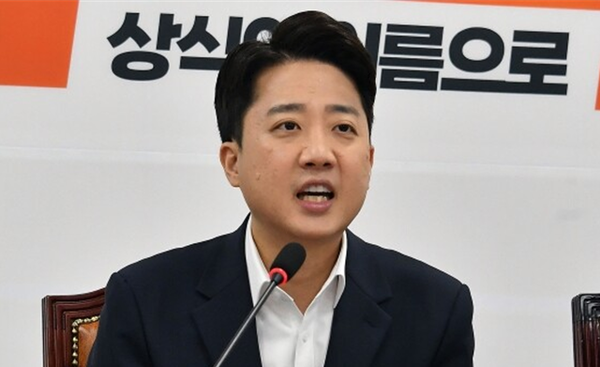 이준석 개혁신당 대표가 지난 15일 국회에서 열린 최고위원회의에서 발언을 하고 있다. 사진 / 오훈 기자