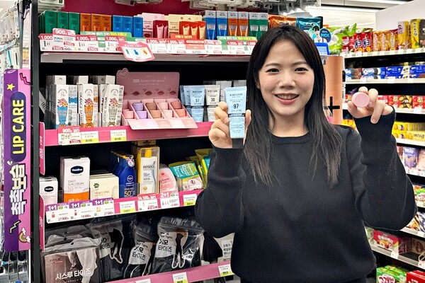 편의점 CU가 내년 뷰티 특화점을 1000점 까지 확대하며 화장품 라인업을 새로운 성장 카테고리로 적극 육성한다. ⓒBGF리테일